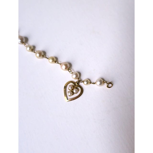 Charm Bracelet Pearl and Gold Heart, Circa Mid-20th Century For Sale - Image 14 of 14