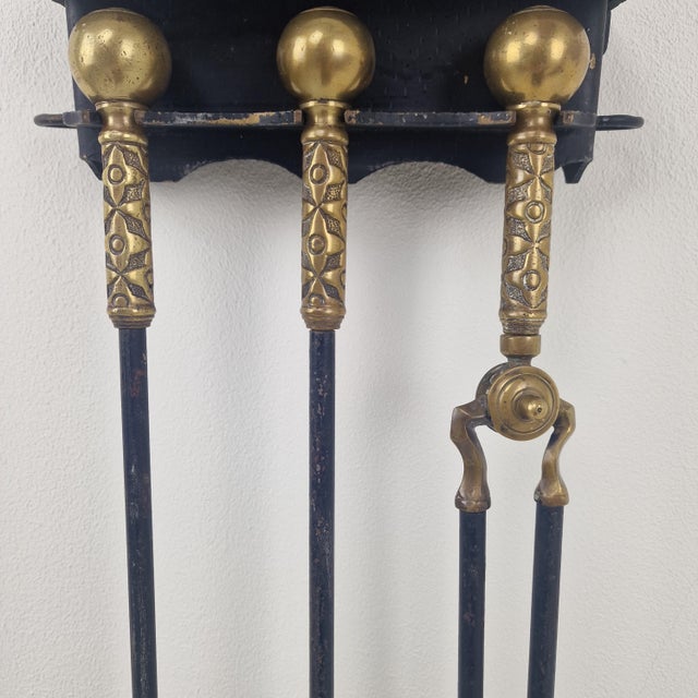 Victorian Wall-Mounted Fireplace Tool Set in Iron and Brass, 1880s For Sale - Image 4 of 16