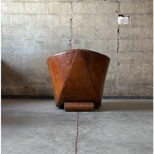 An extraordinary 'cocoon' lounge by Dutch designer Bart Van Bekhoven. Wide and extremely comfortable, upholstered in the...