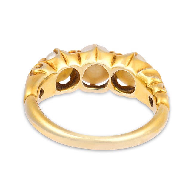 Late 19th Century Victorian Pearl 14k Yellow Gold Ring, Size 6 For Sale In Los Angeles - Image 6 of 7