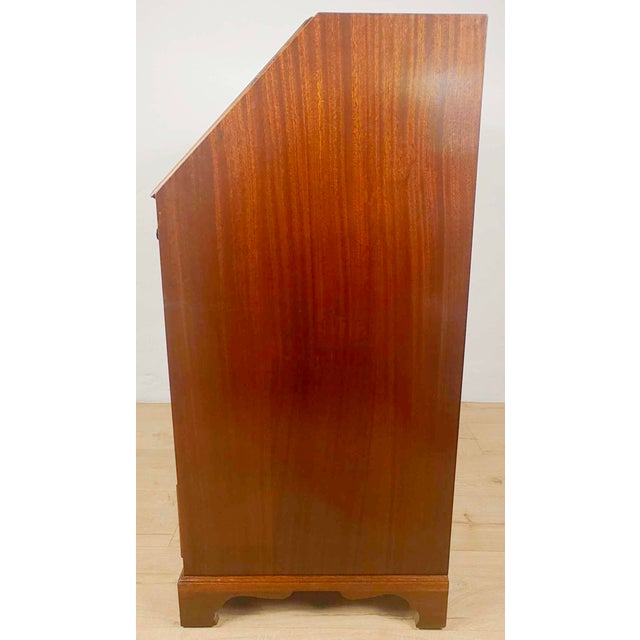 Vintage Writing Bureau Desk in Leather and Mahogany, 1960 For Sale - Image 17 of 18