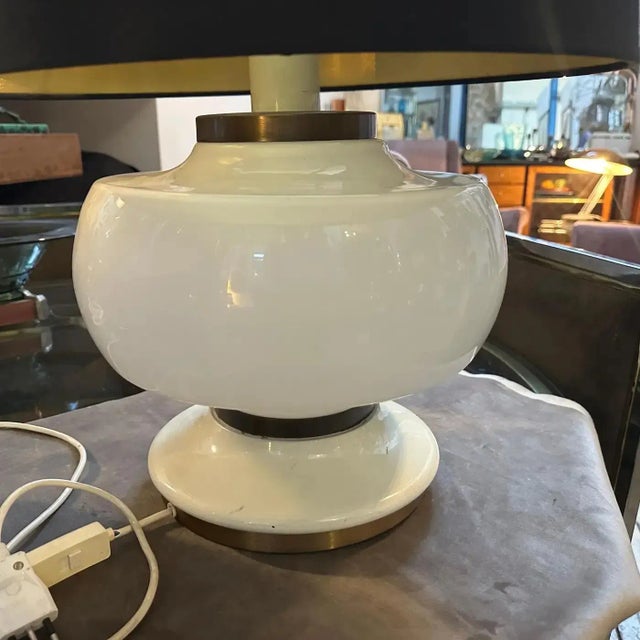 1970s Mid-Century Modern White Opaline Glass and Brass Italian Table Lamp For Sale - Image 10 of 13