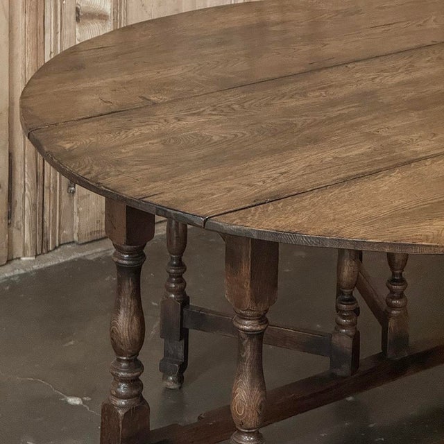 Early 19th Century Antique English Oak Gateleg Dining Table For Sale - Image 10 of 18