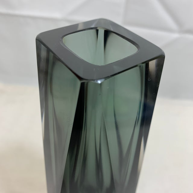 V. Nason & Co. Vintage Murano Sommerso Art Glass Block Vase Dark Grey Cased in Clear For Sale - Image 4 of 5