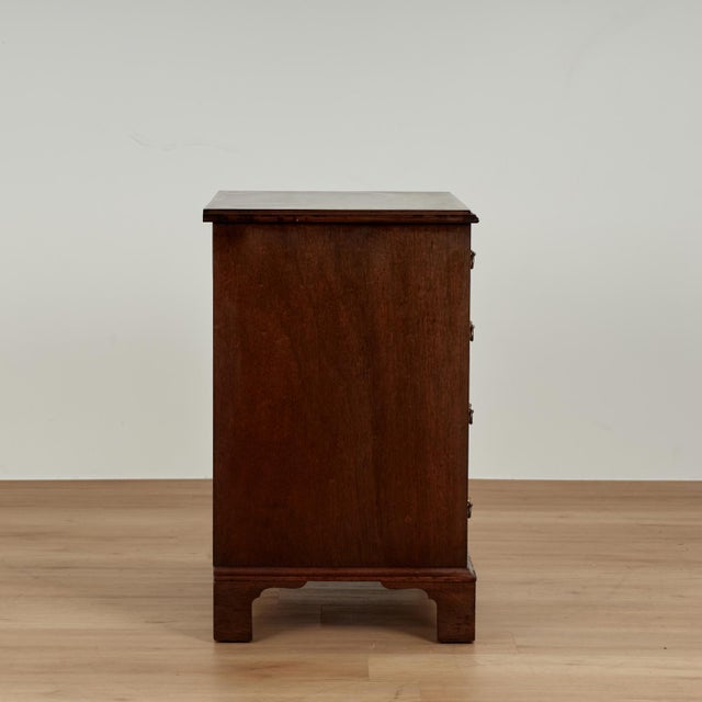 Brown Vintage Pair of Chippendale Style Stands by Biggs For Sale - Image 8 of 18