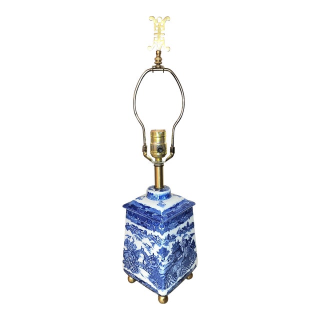 Vintage Chinoiserie Blue & White Porcelain Pagoda Tea Jar Table Lamp For Sale