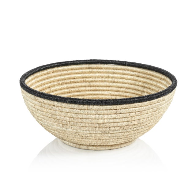 Traditional Matera Natural Coiled Abaca Bowl, Large For Sale - Image 3 of 3