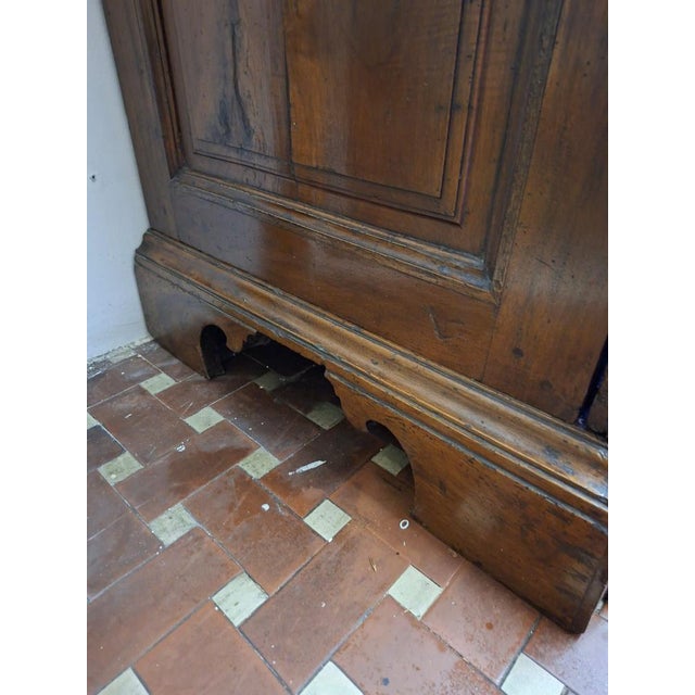 Late Baroque Genoese Linen Wardrobe in Walnut, 17th Century For Sale - Image 11 of 18