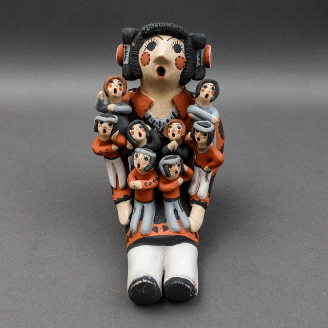 Mid 20th Century Chris Fragua Jemez Pueblo Storyteller 8 Children Pottery Sculpture Figure For Sale In Miami - Image 6 of 9
