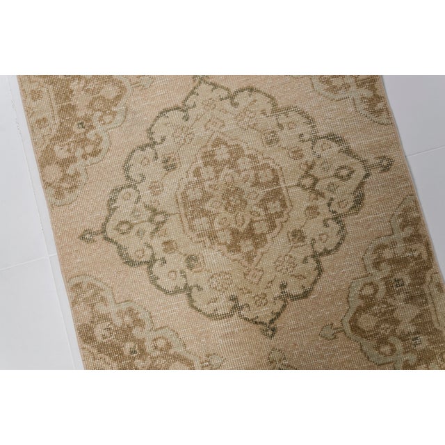 1960s Neutral Corridor Rug For Sale - Image 9 of 9