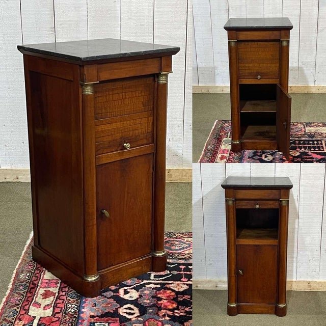 Empire bedside table 19th century in cherry wood and black marble - W=37cm, D=37cm, H=77cm.