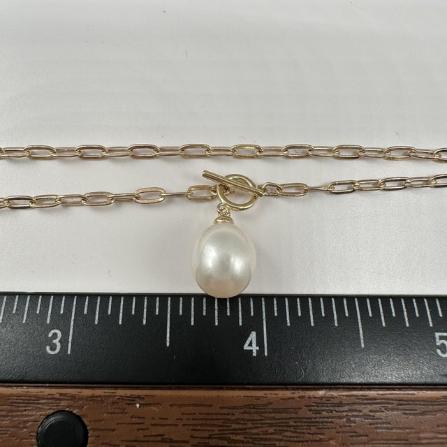 Early 21st Century Paperclip Chain Pearl Necklace in 10kt Yellow Gold – 17in, New For Sale - Image 5 of 5