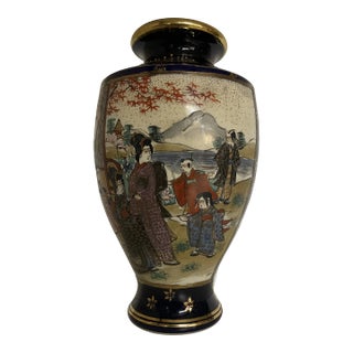 Antique Japanese Meiji Satsuma Hand-Painted Figural Cabinet Vase, Black & Gold, 10” For Sale