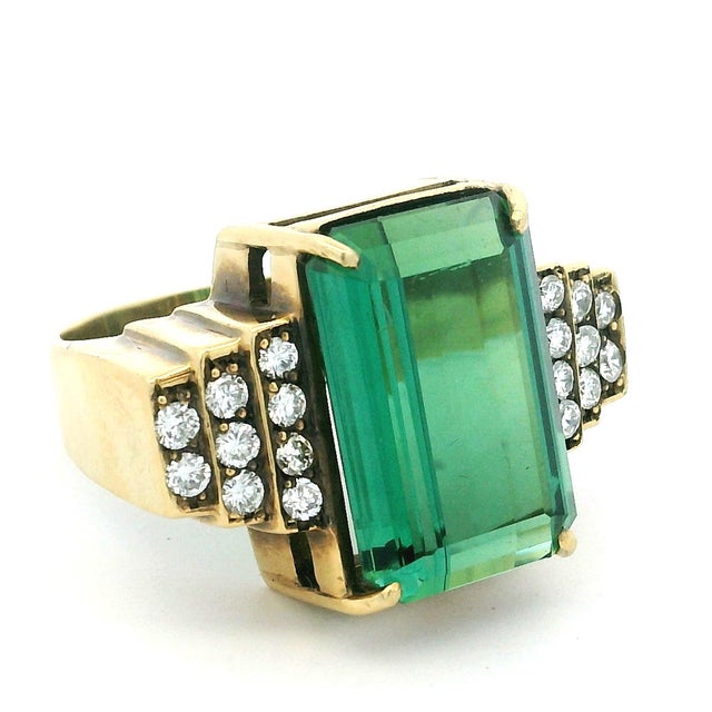 1970s 1970s Emerald Cut Green Tourmaline and Diamond 18k Gold Statement Ring, Size 7.5 For Sale - Image 5 of 15