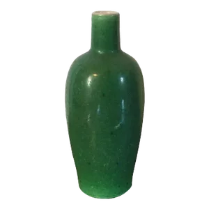 18th/19th Century Chinese Green Glaze Porcelain Vase
