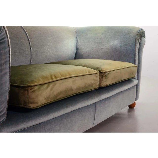 Chesterfield Duotone Two-Seat Victorian Sofa in Frosted Blue and Moss Green Velvet, 1950s For Sale - Image 14 of 18