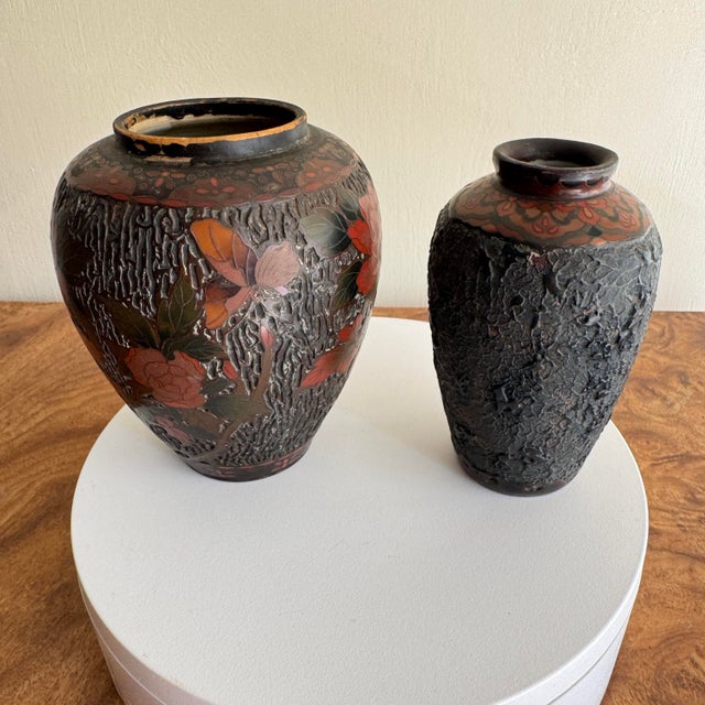 1930s Japanese Takamaki-E Style in the Manner of Edo/Meiji Lacquer Ware Vases- A Pair For Sale - Image 4 of 12