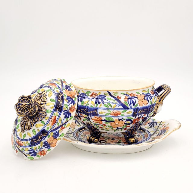 Ceramic Pair of Coalport Sauce Tureens, England Circa 1825 For Sale - Image 7 of 12