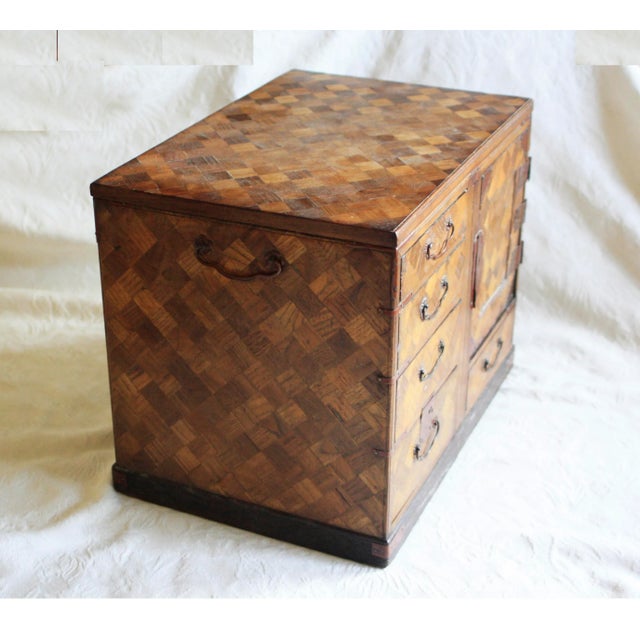 Japanese Early 1900s Antique Japanese Parquetry Lady's Jewelry Dressing Box Meiji Period For Sale - Image 3 of 4