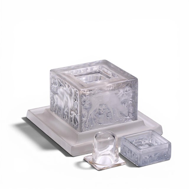 Transparent René Lalique 1912 Biches Inkwell on Undertray For Sale - Image 8 of 10
