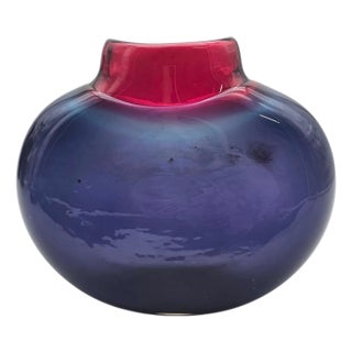 Maureen Williams Signed Australian Studio Art Glass Vase Magenta Amethyst 8" For Sale