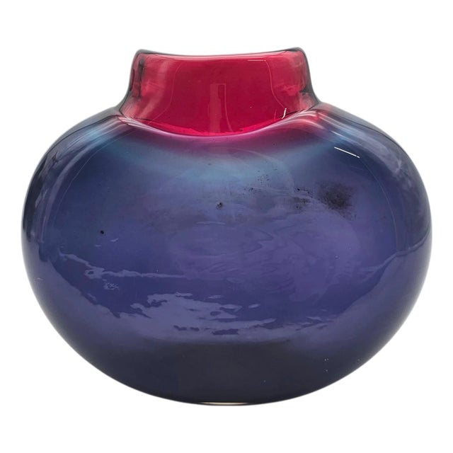 Maureen Williams Signed Australian Studio Art Glass Vase Magenta Amethyst 8" For Sale