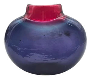 Maureen Williams Signed Australian Studio Art Glass Vase Magenta Amethyst 8"
