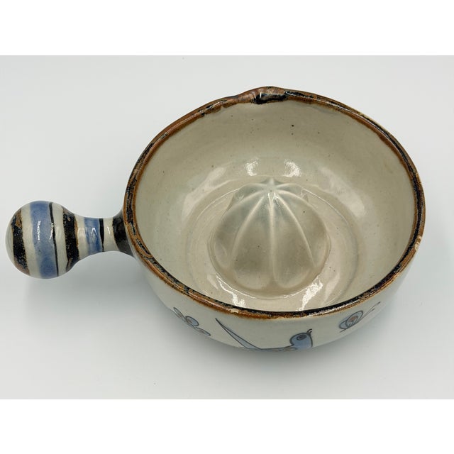 Discover the exquisite charm of this vintage Ken Edwards El Palomar Mexican Tonala pottery. The iconic hand-painted folk...