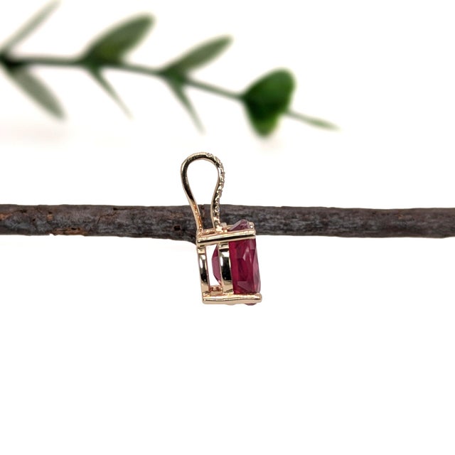 2020s 3.0Ct Madagascar Ruby and Natural Diamond Accents Pendant in Solid 14k Gold For Sale - Image 5 of 6