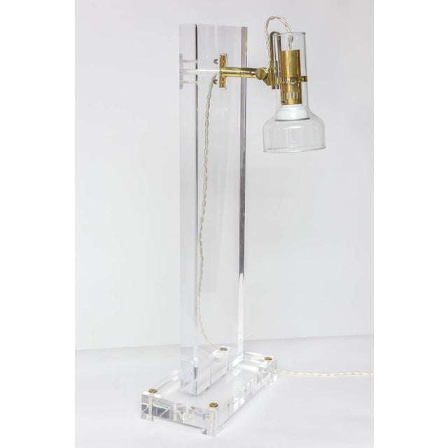 Mid-Century Modern Unique Lucite Table Lamp with Articulating Glass Diffuser For Sale - Image 3 of 18