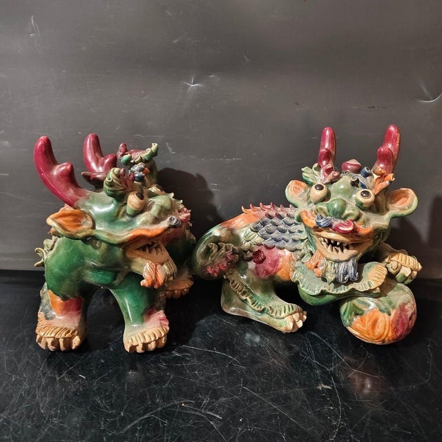 1960s Vintage Shiwan Ware Foo Dog Statues | Pair of Ceramic Guardian Lions / Pixiu | 8" Tall For Sale - Image 5 of 9