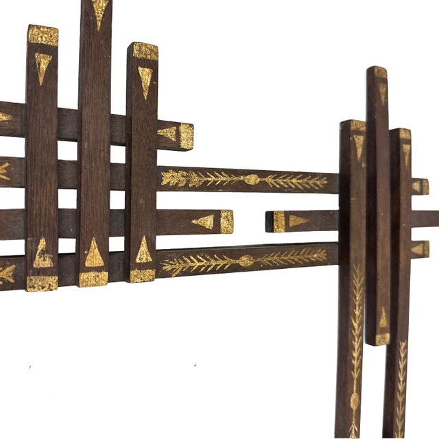 Antique 1900s Large Geometric Decorated Folk Art Wood Picture Frame - Adirondack Eastlake Style W/ Gold Painted Arrow Motif - 24.5" X 23.75" For Sale In Philadelphia - Image 6 of 16
