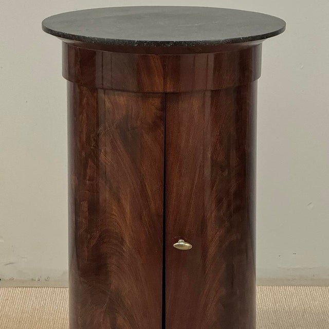 Oxblood Red Early 19th Century French Empire to Louis Philippe Mahogany Marble Top Cabinet ~ Pedestal For Sale - Image 8 of 18