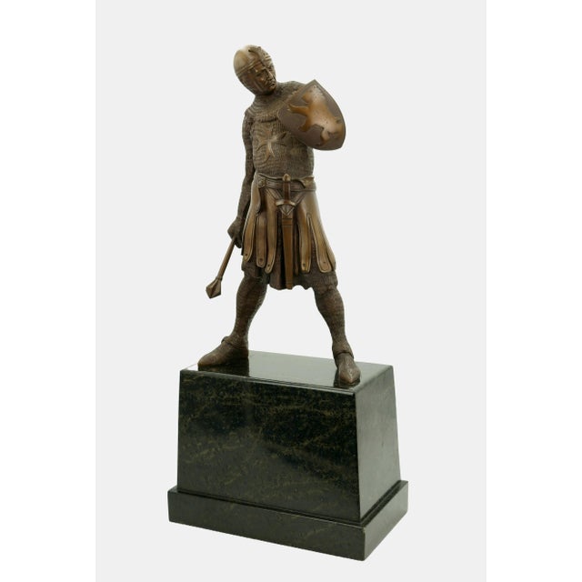 Josef Moest (1873 Cologne - 1914 Rath), Crusader with shield and mace, around 1910. Bronze on a black marble pedestal (19...
