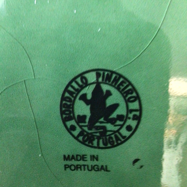 Portuguese Bordallo Pinheiro Green Grape and Grape Leaf Serving Dish For Sale - Image 10 of 13