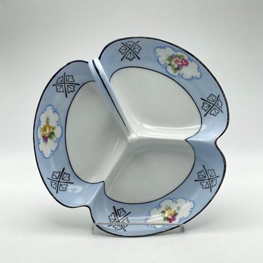 Traditional Vintage Reinhold Schlegelmilch Porcelain Divided Trefoil Candy Dish With Flowers For Sale - Image 3 of 16