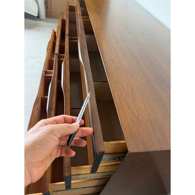 1960s Mid-Century Modern John Stuart Eight-Drawer LowBoy Dresser For Sale - Image 16 of 18
