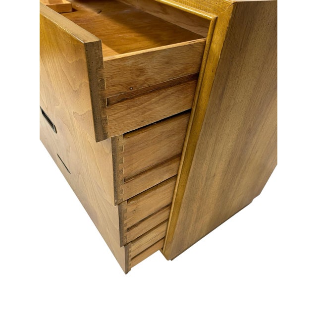 American Mid-Century Modern Oak Veneer Four-Drawer Chest, C. 1960s For Sale In Cincinnati - Image 6 of 12