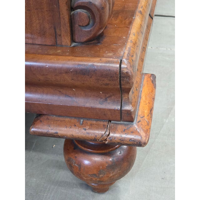 Antique 19th Century Flame Mahogany High Victorian Scotch Chest For Sale - Image 13 of 17