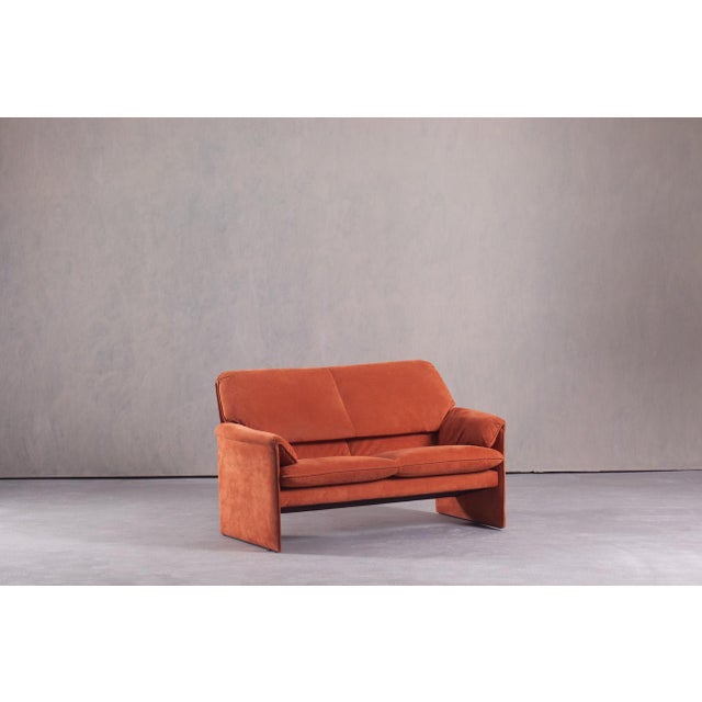 This vintage Bora Bora sofa was designed by Axel Enthoven for Leolux in Holland during the 1980s. A refined example of...