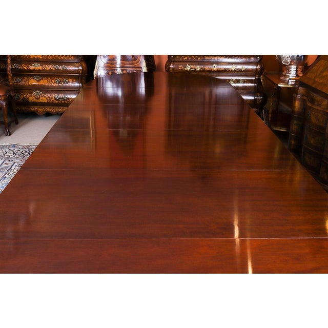 Wood Antique Flame Mahogany Telescopic Extending Dining Table, 19th Century For Sale - Image 7 of 18