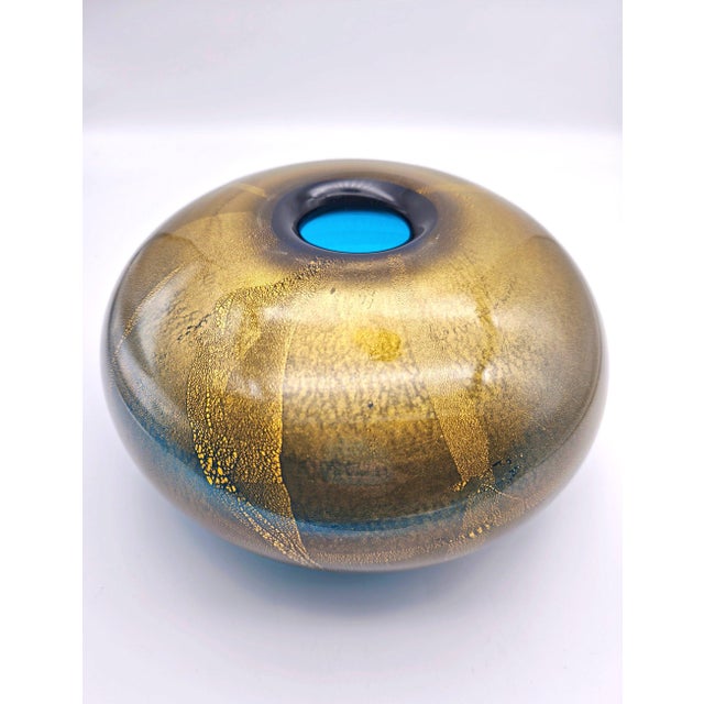 An exceptional production piece designed by the legendary Laura de Santillana for Venini in 1985. Created as part of the...