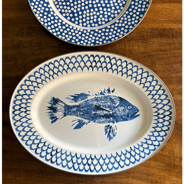 Late 20th Century Golden Rabbit Blue & White Enamelware Serveware Set ()Fish Platter, Splatter Lidded Dish & Polka Dot Serving Plate) - 3-Piece For Sale - Image 11 of 12