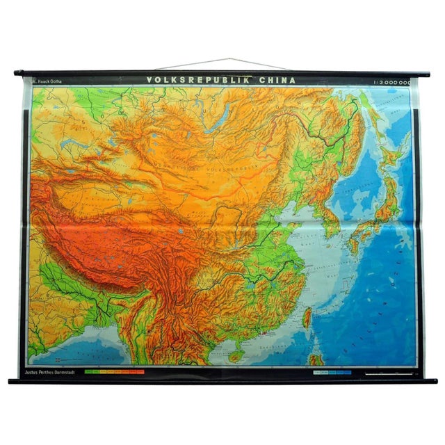 Large Vintage People's Republic of China Poster Wall Chart Rollable Map For Sale - Image 6 of 6