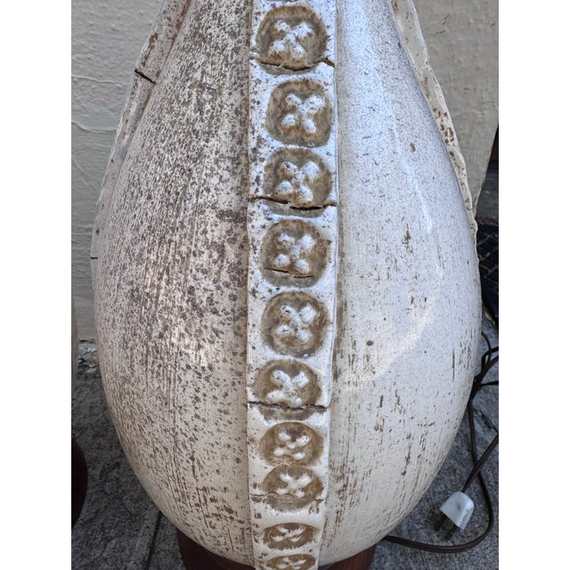 1960s Pair of Italian Studio Ceramic Table Lamps With Walnut Bases, C. 1960s For Sale - Image 5 of 12