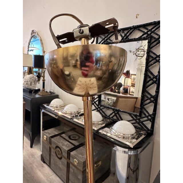 Mid-Century Modern Gaetano Sciolari Style Lucite and Brass Chandelier For Sale - Image 3 of 6