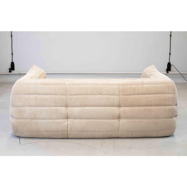 1970s Vintage Two-Seat Togo Sofa with Arms in Beige Corduroy by Michel Ducaroy for Ligne Roset, 1970s For Sale - Image 5 of 18