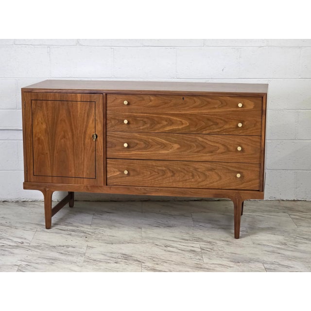 Mid-Century Modern 1950s Drexel Apart-Mates 8 Drawer Dresser For Sale - Image 3 of 8