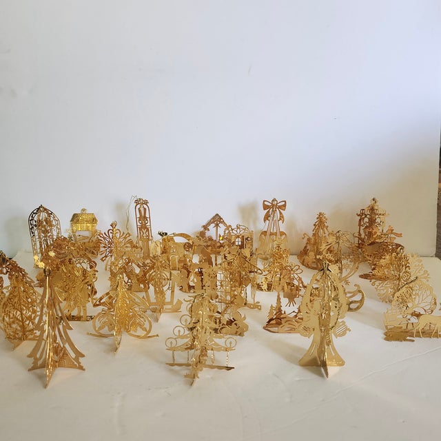 Mid-Century Modern Vintage Danbury Mint 23k Gold Bathed Christmas Ornaments 31 Pieces Set For Sale - Image 3 of 9
