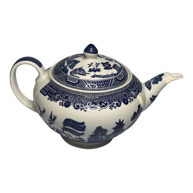 Vintage Blue Willow Teapot – Made in England Cobalt Transferware For Sale